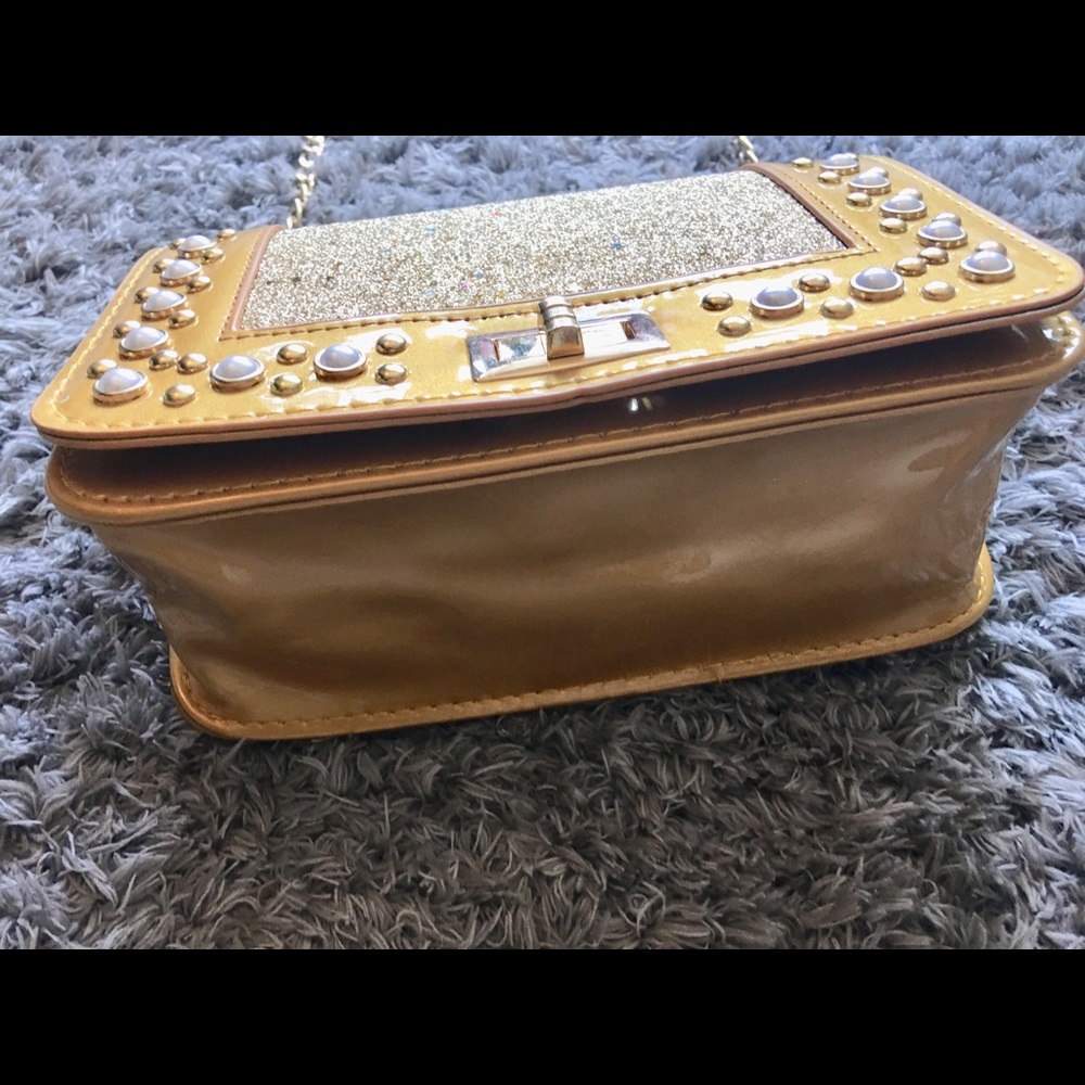Gold Shoulder Bag 💛 - Picture 2 of 8